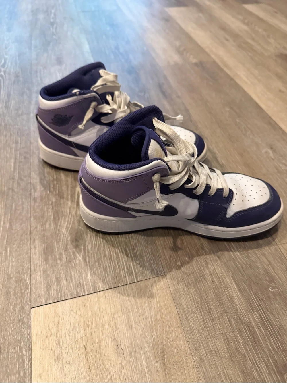 Nike Kids Mid-Top Sneakers in Purple and White